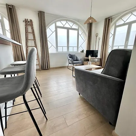 Apartment Rdc Familial A 2 Min A Pieds De La De Avec Garage Prive