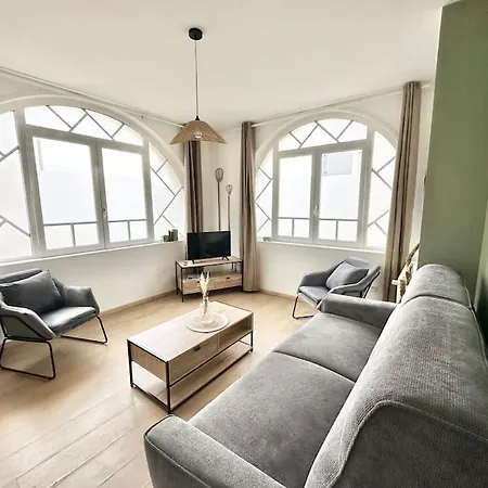 Apartment Rdc Familial A 2 Min A Pieds De La De Avec Garage Prive