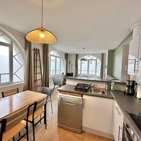 Apartment Rdc Familial A 2 Min A Pieds De La De Avec Garage Prive